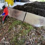 Pengolahan Sampah Rumah Jadi Kompos.